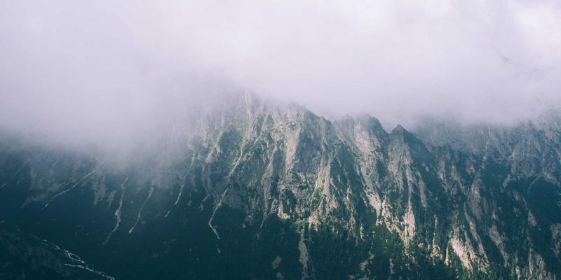 响应式网站设计：从UI设计到分栏布局的最佳实践与拟物化设计误区